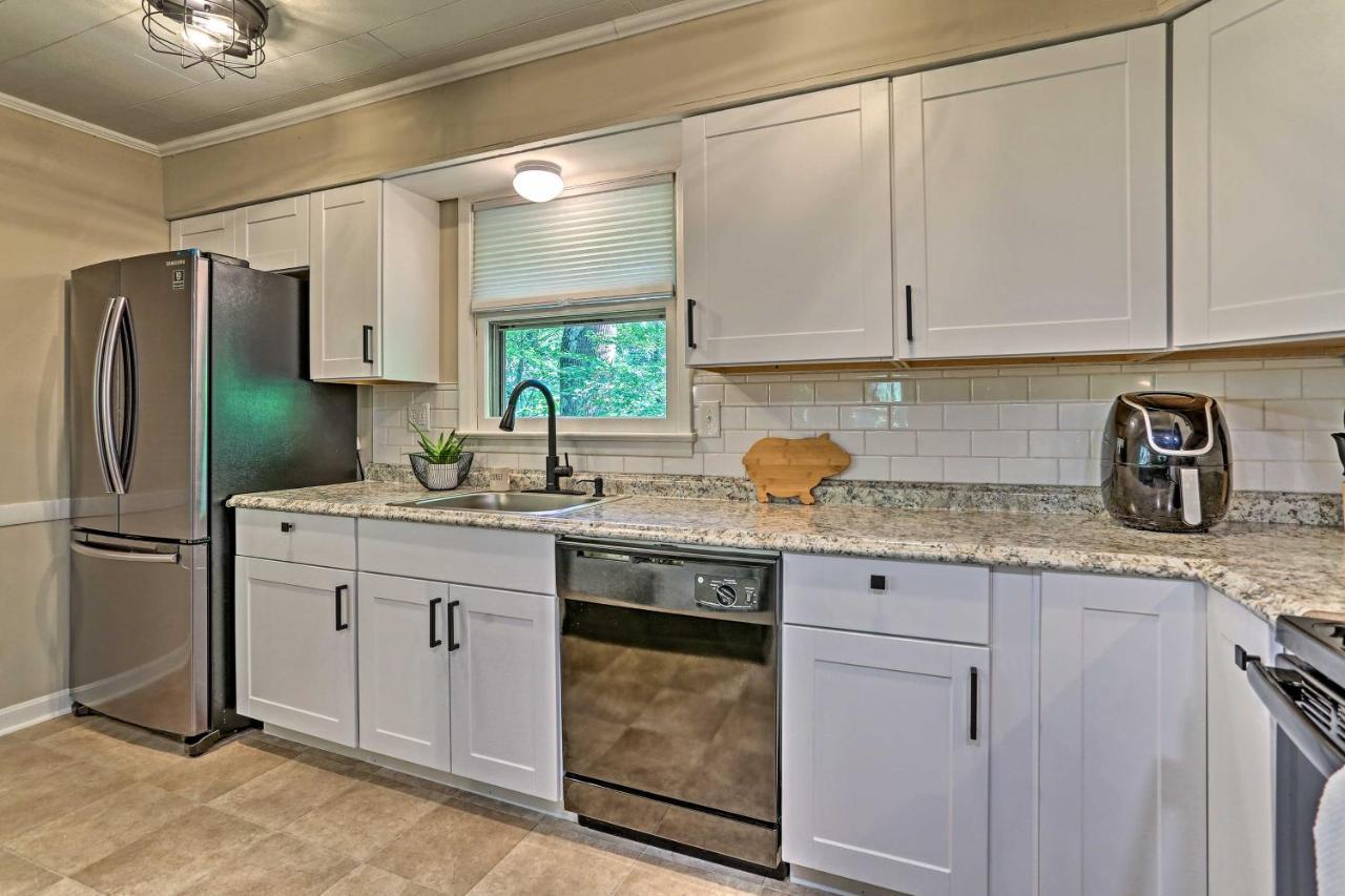 Modern East Stroudsburg Home With Deck And Gas Grill! Exteriör bild