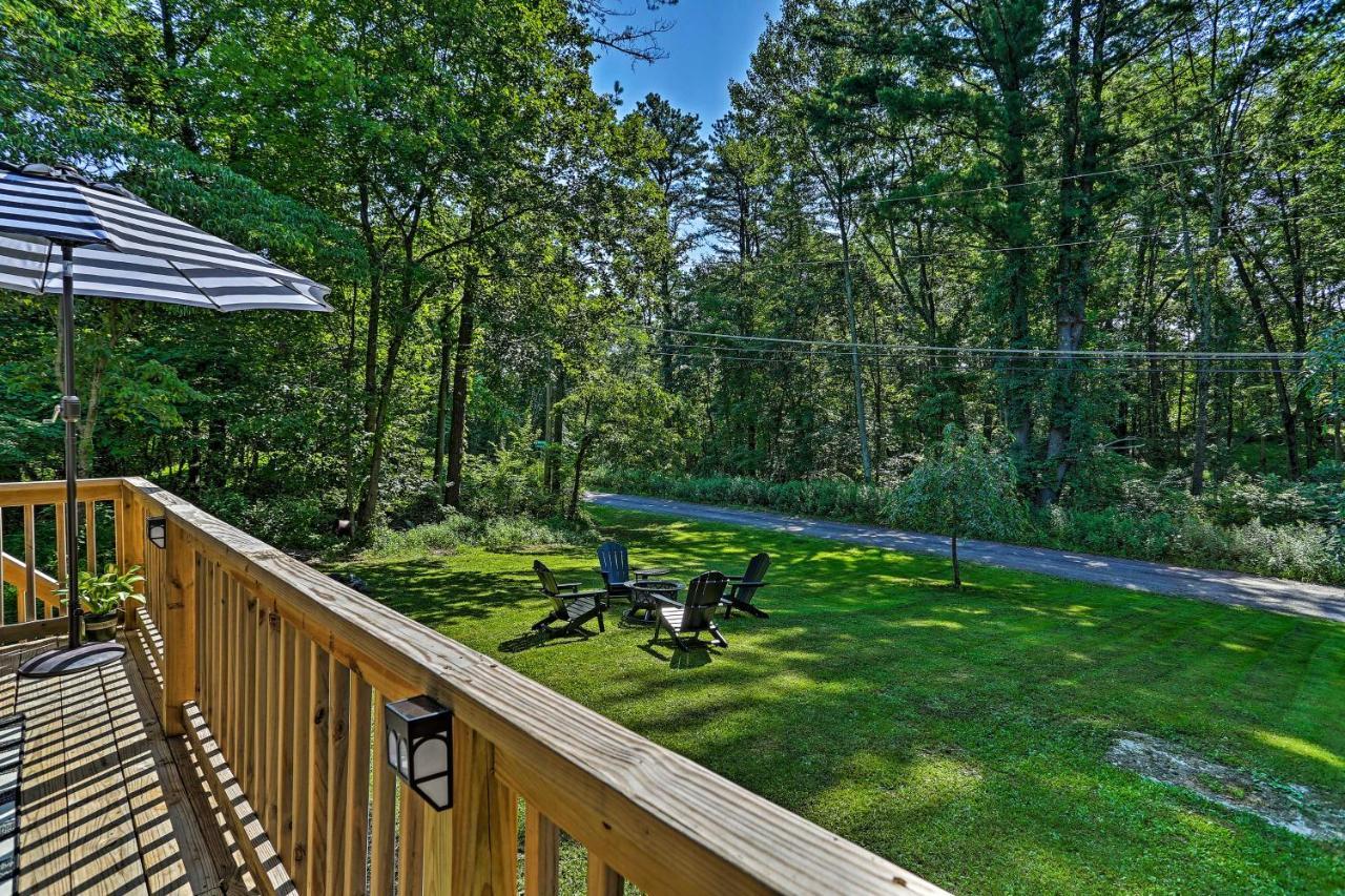 Modern East Stroudsburg Home With Deck And Gas Grill! Exteriör bild